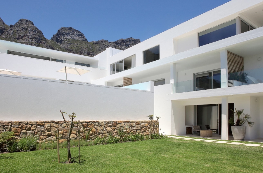 To Let 8 Bedroom Property for Rent in Bakoven Western Cape